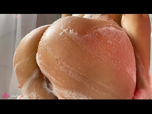 ❤️ Brunette Masturbates Pussy ak Vibrateur nan Orgasm Entans nan Douch Slope nan nou